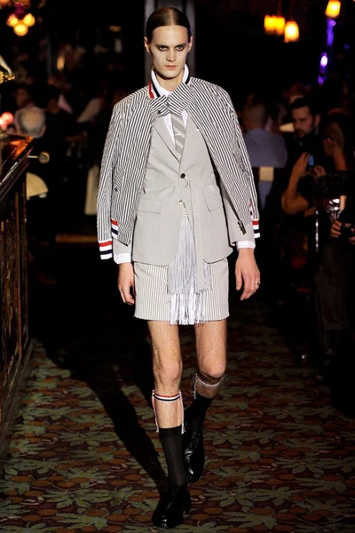 Look 8